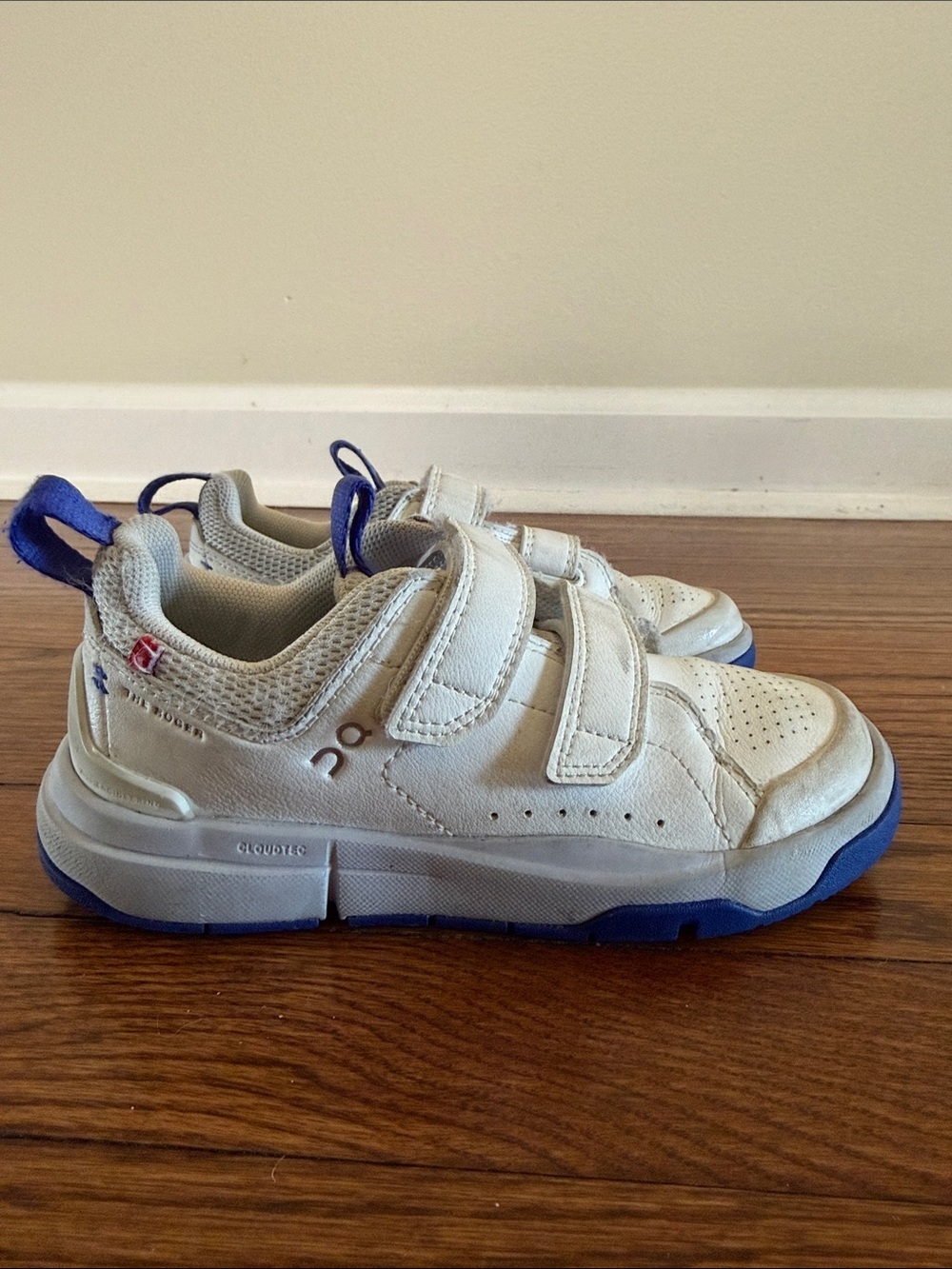 On Running Kids White and Blue Velcro Cloud Sneakers